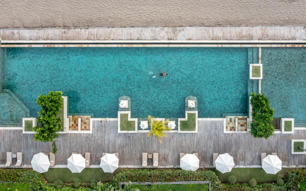 The Seminyak Beach Resort & Spa Eksteriør billede Aerial view of the pool at the 1865