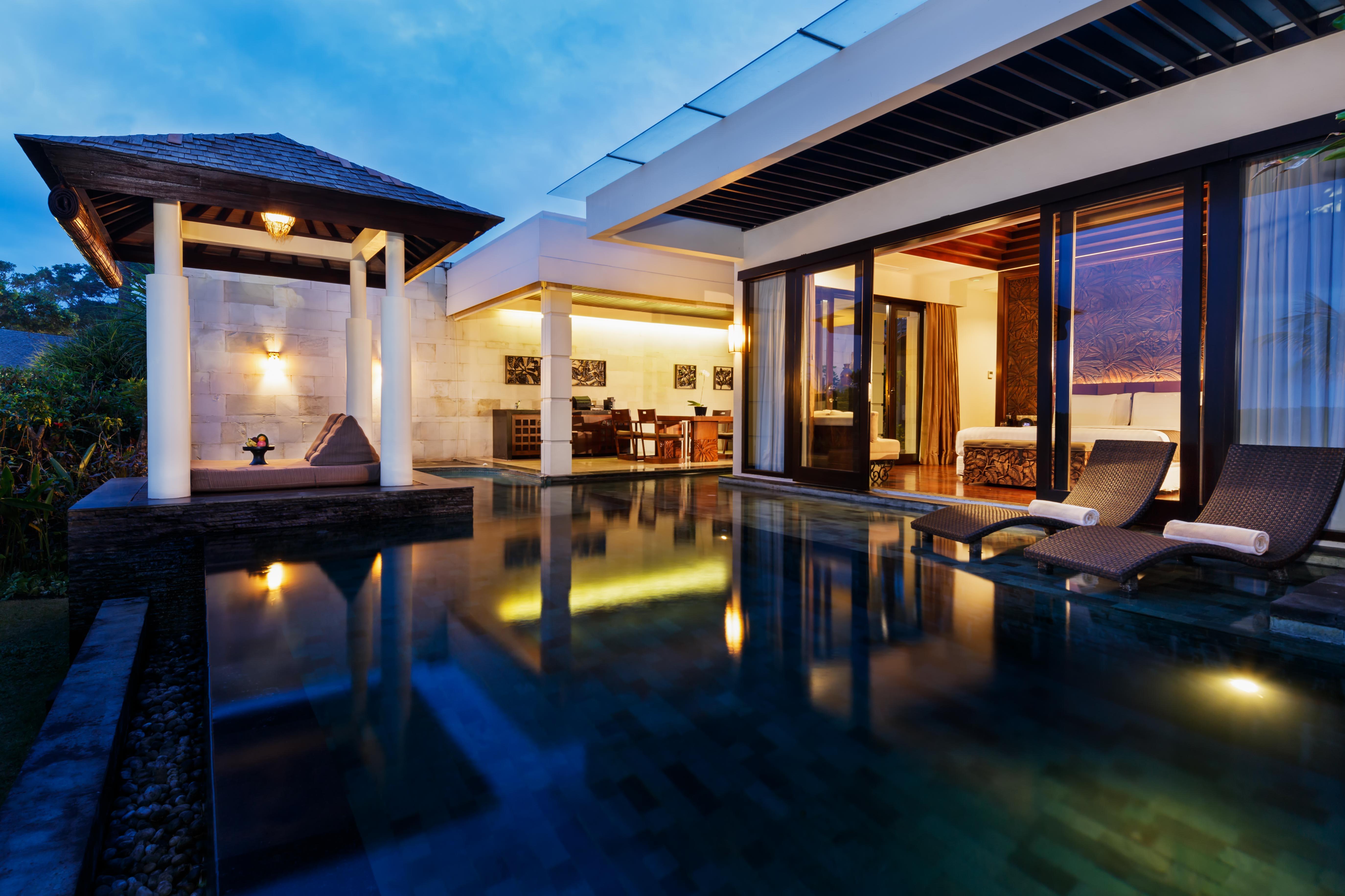 The Seminyak Beach Resort & Spa Eksteriør billede A pool villa at the resort