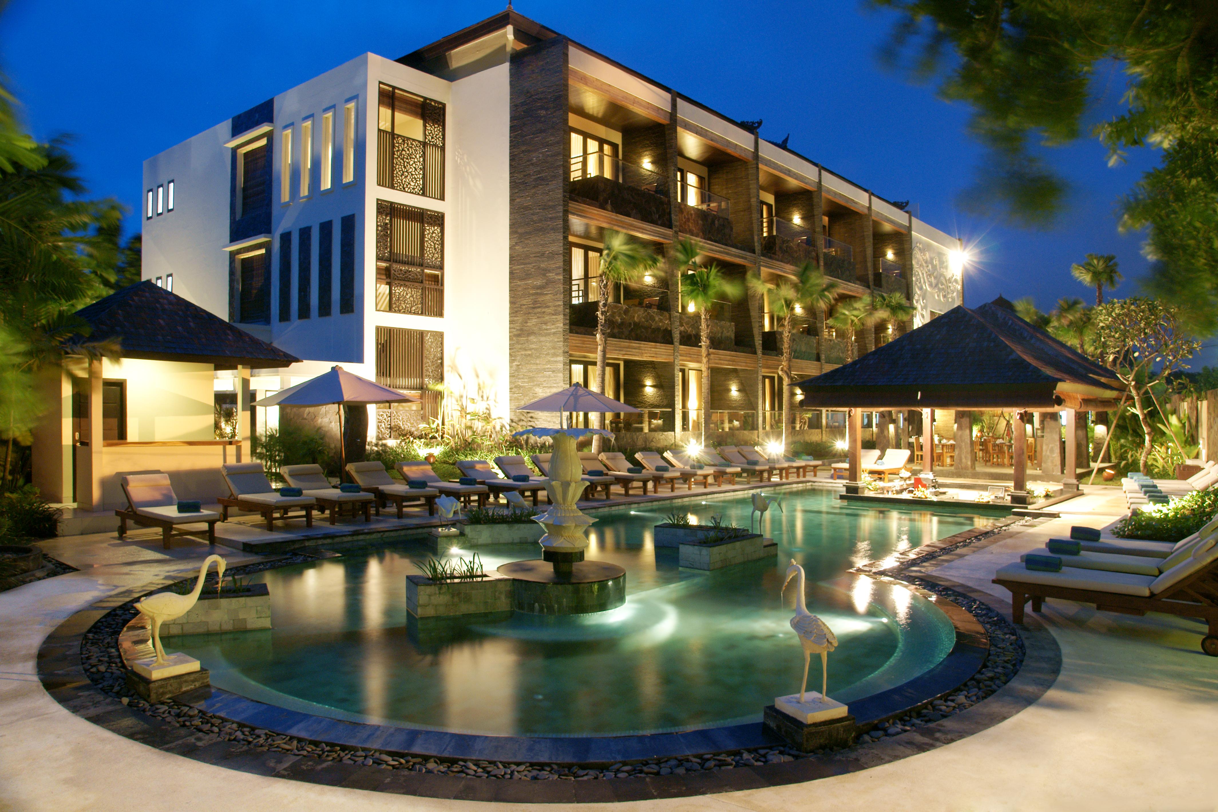 The Seminyak Beach Resort & Spa Eksteriør billede The hotel's main pool