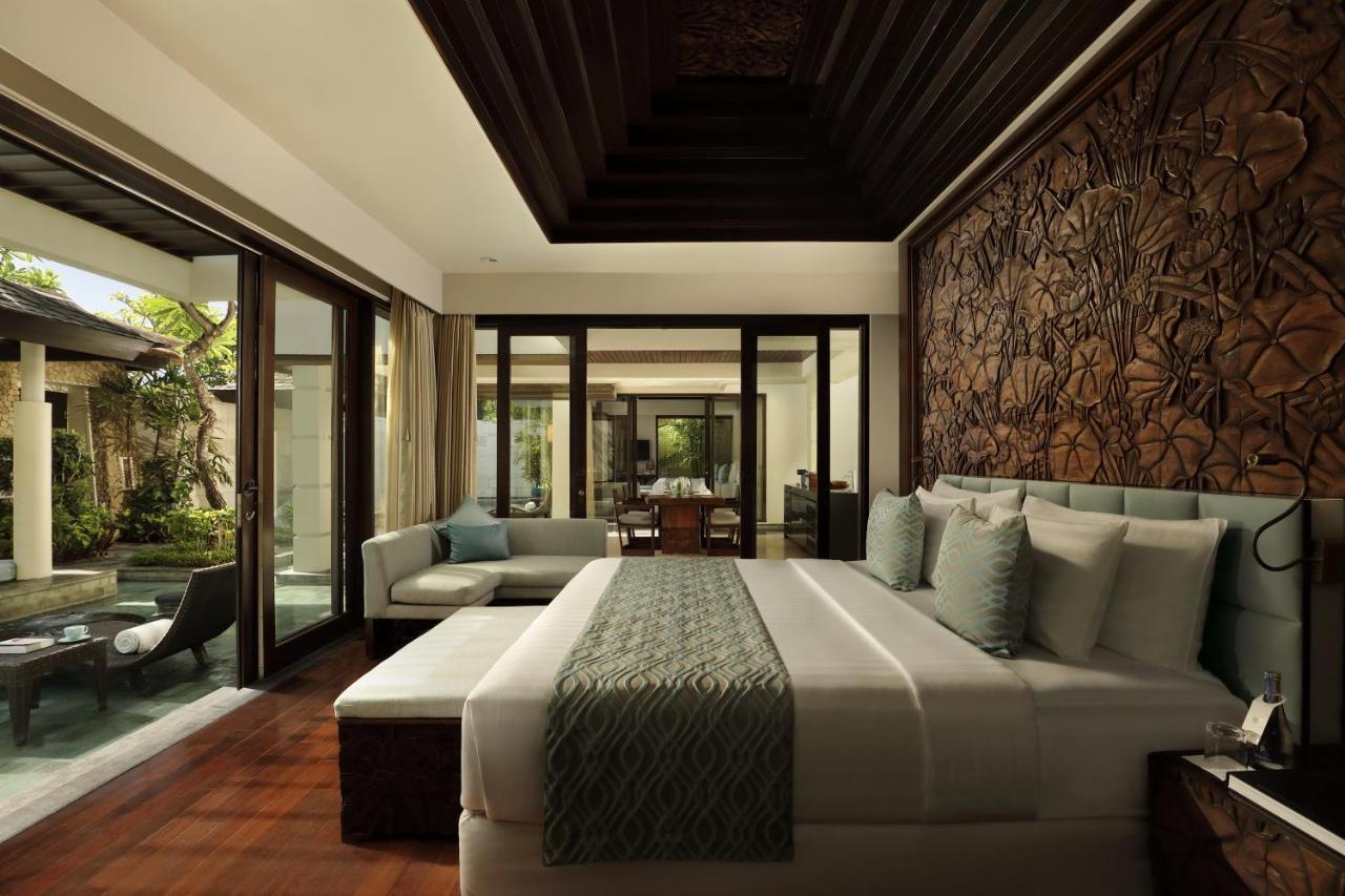 The Seminyak Beach Resort & Spa Eksteriør billede A bedroom at the resort