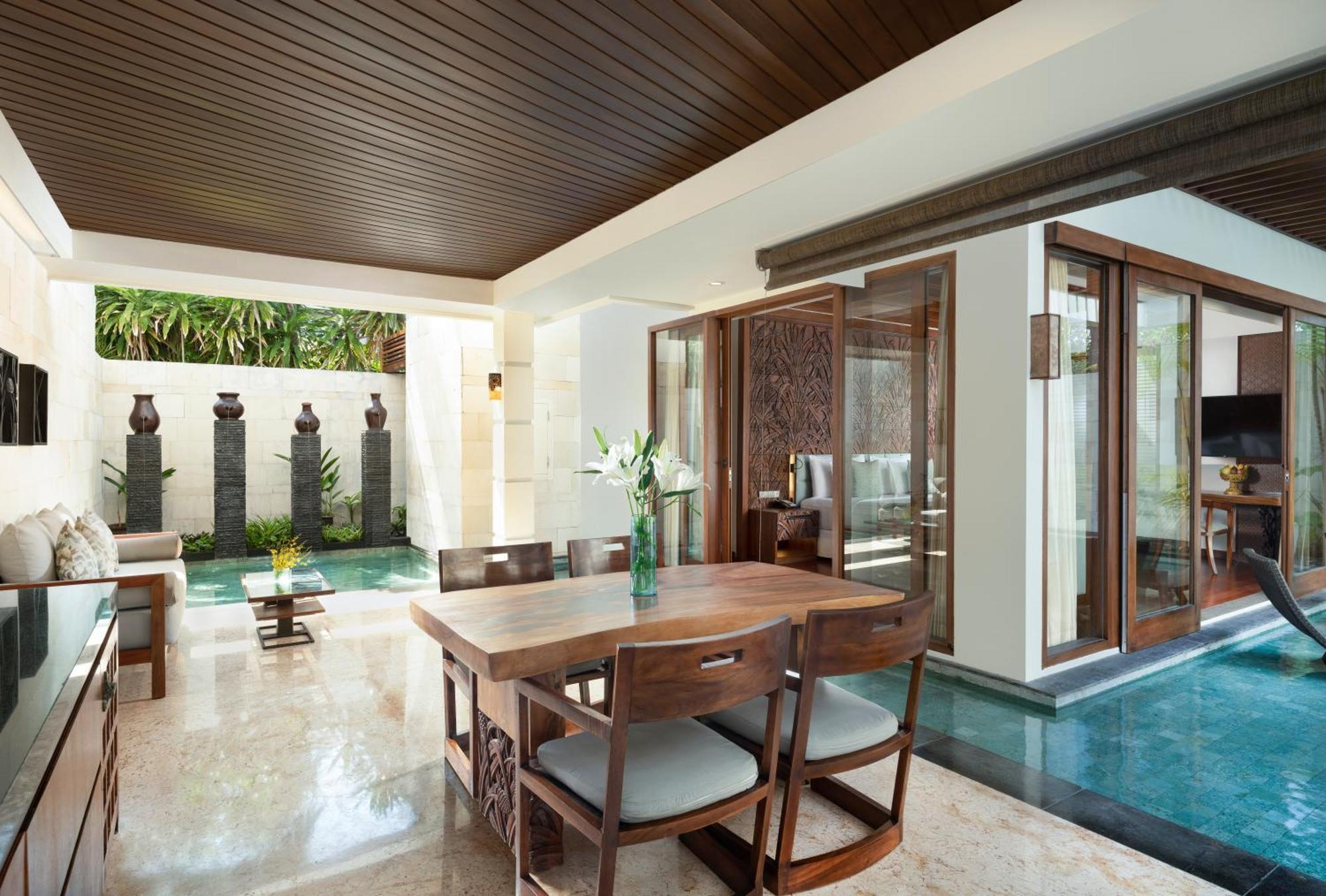 The Seminyak Beach Resort & Spa Eksteriør billede A villa at the resort